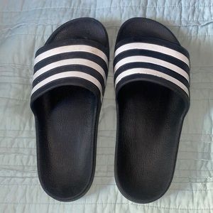 ADDIAS SLIDES